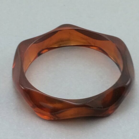 Vintage Genuine Lucite Bangle Bracelet Made in Hong Kong Amber Brown Hue Plastic - Picture 5 of 10